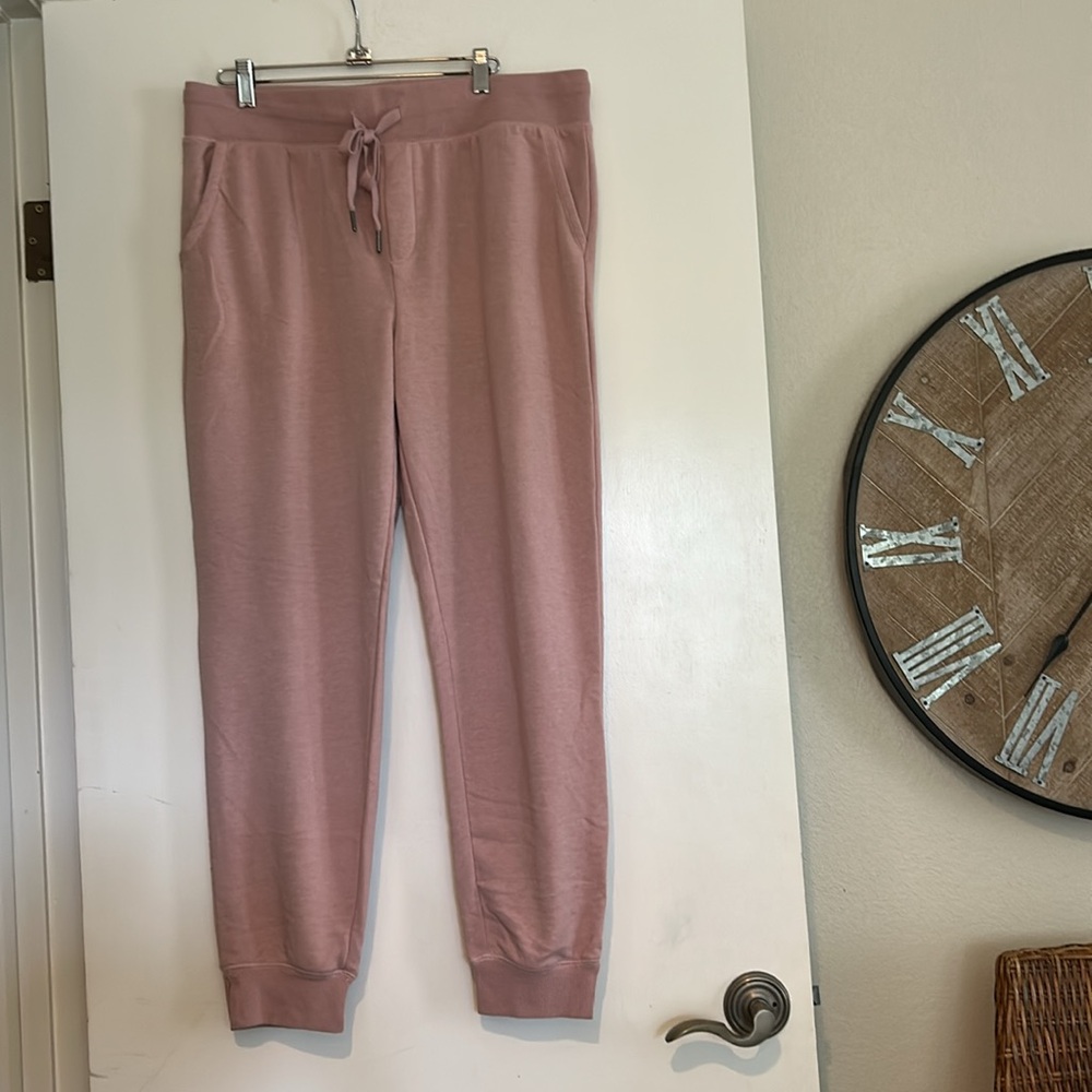 Z Supply  pinkJoggers XL.  NWT